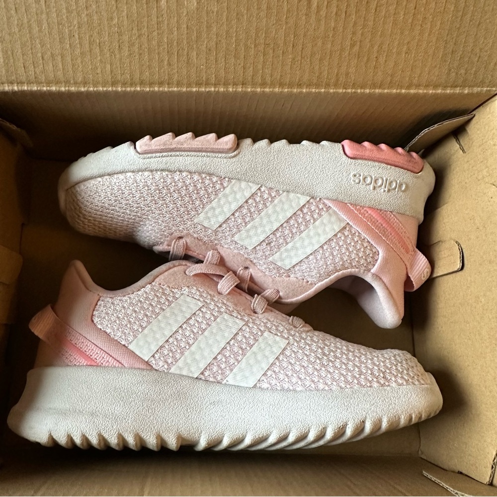 Toddler girl gently worn adidas